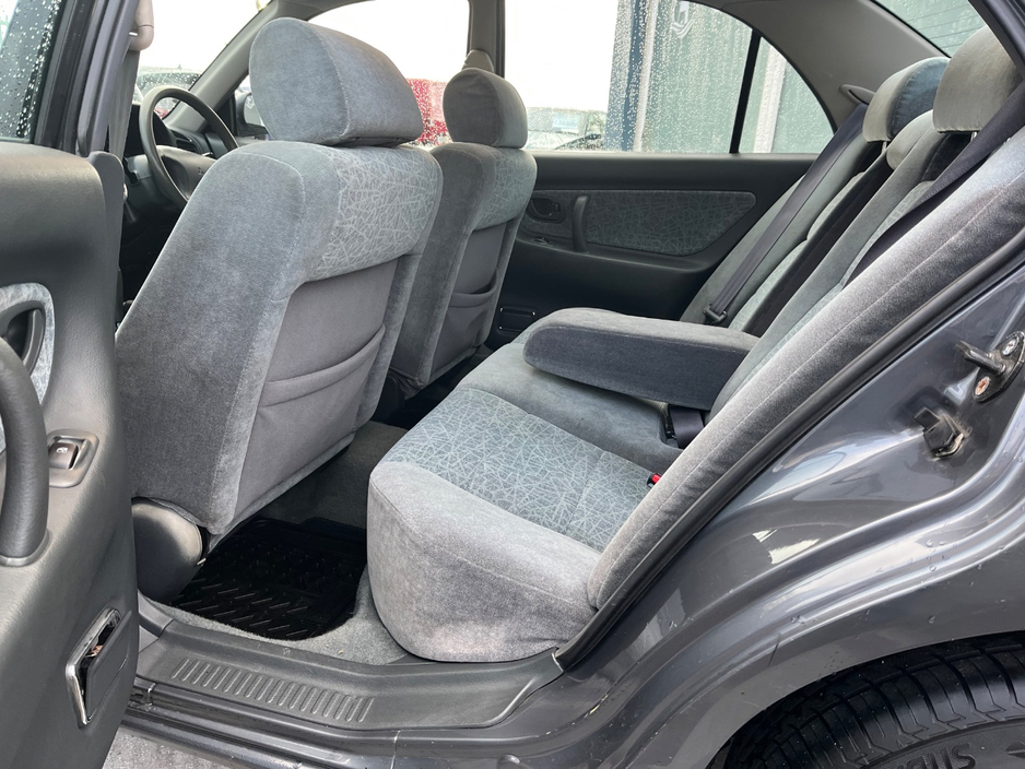1994 Mitsubishi Galant - image 16