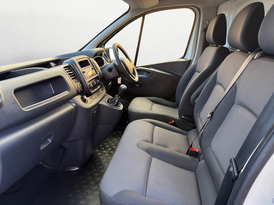 2021 Renault Trafic 2.0 DCI LWB 120 BHP - NATIONWIDE WARRANTY - €54/WEEK €0 DEPOSIT €11,949