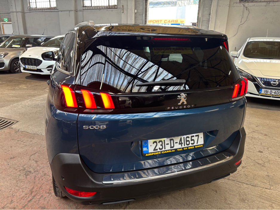 2023 Peugeot 5008 - image 11