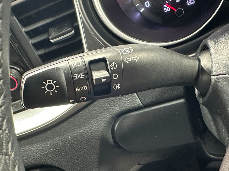 2023 Kia Ceed - image 19