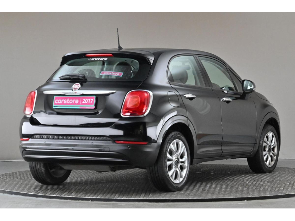 2017 Fiat 500X - image 9
