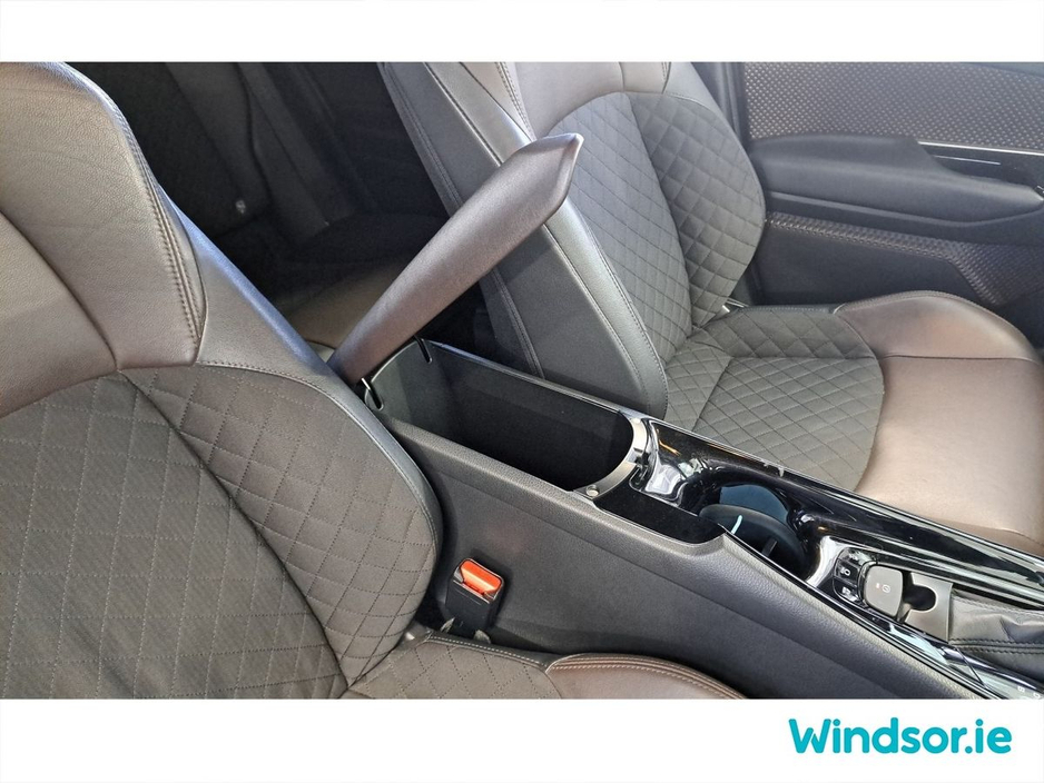 2017 Toyota C-HR HYBRID AUTO €17,995