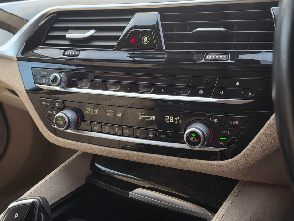 2017 BMW 5 Series ( 172 REG ) 523D LUXURY - CARPLAY NAVIGATION EDITION FULL LEATHER ELECTRIC HEATED SEATS - 360 REVERCE CAMERA - PRIVACY GLASS €24,950