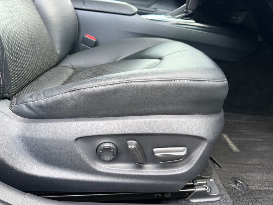 2020 Toyota Camry - image 20