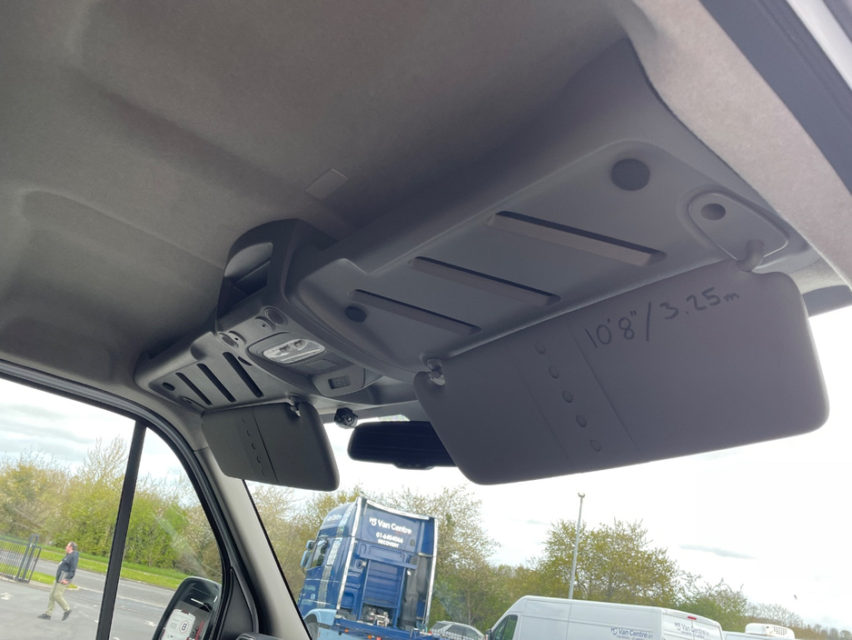 2023 Renault Master - image 12