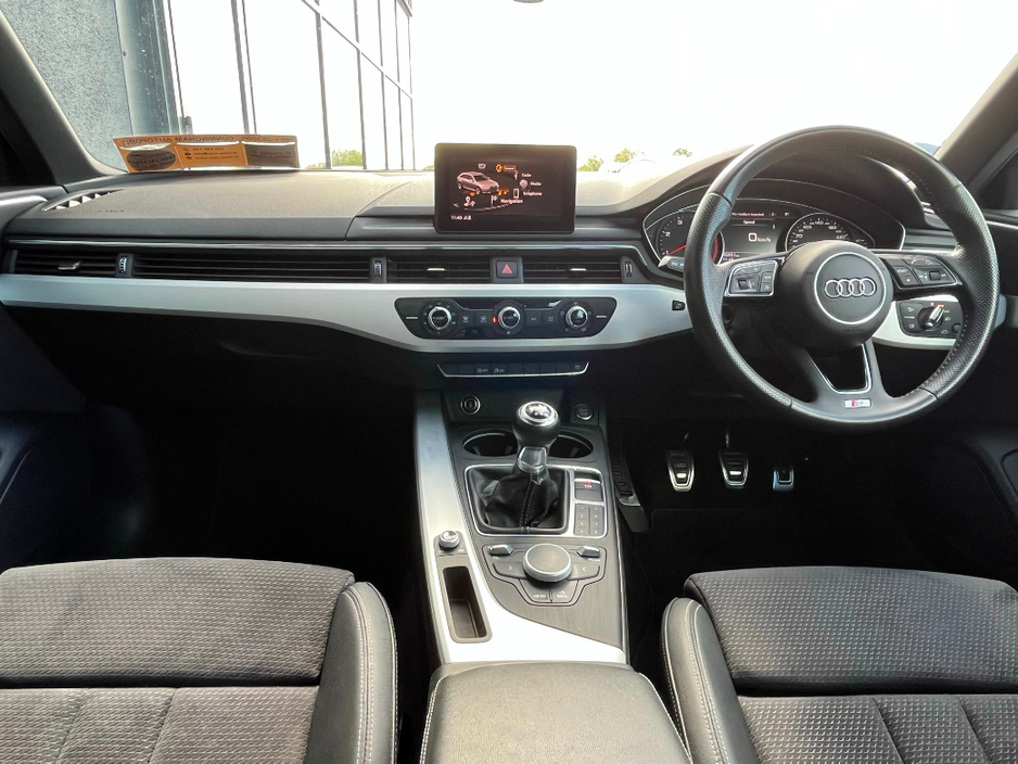 2018 Audi A4 - image 7