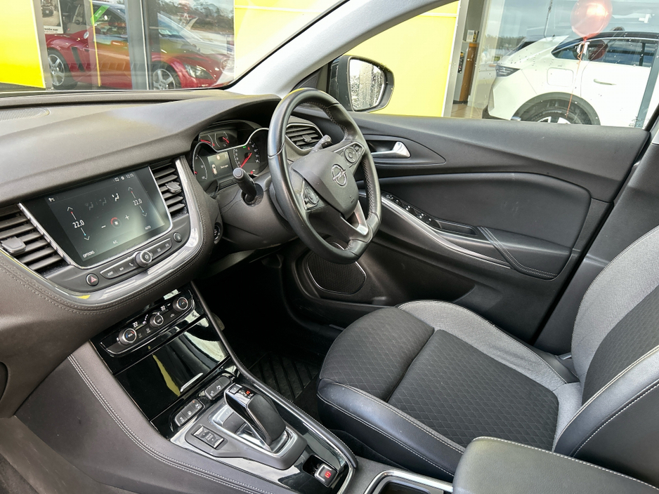 2021 Opel Grandland X - image 2