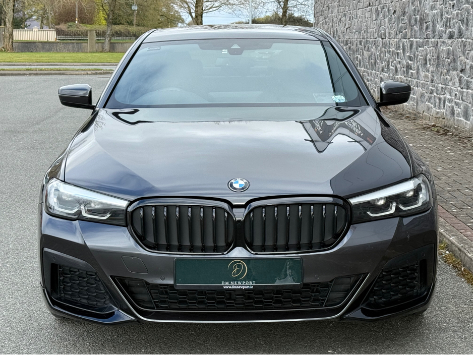 2021 BMW 5 Series - image 19