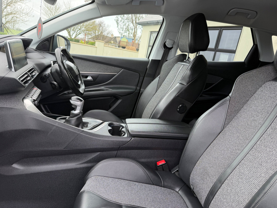 2019 Peugeot 3008 - image 17