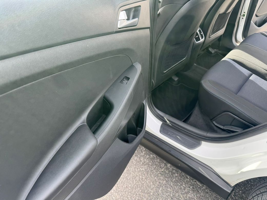 2016 Hyundai Tucson - image 21