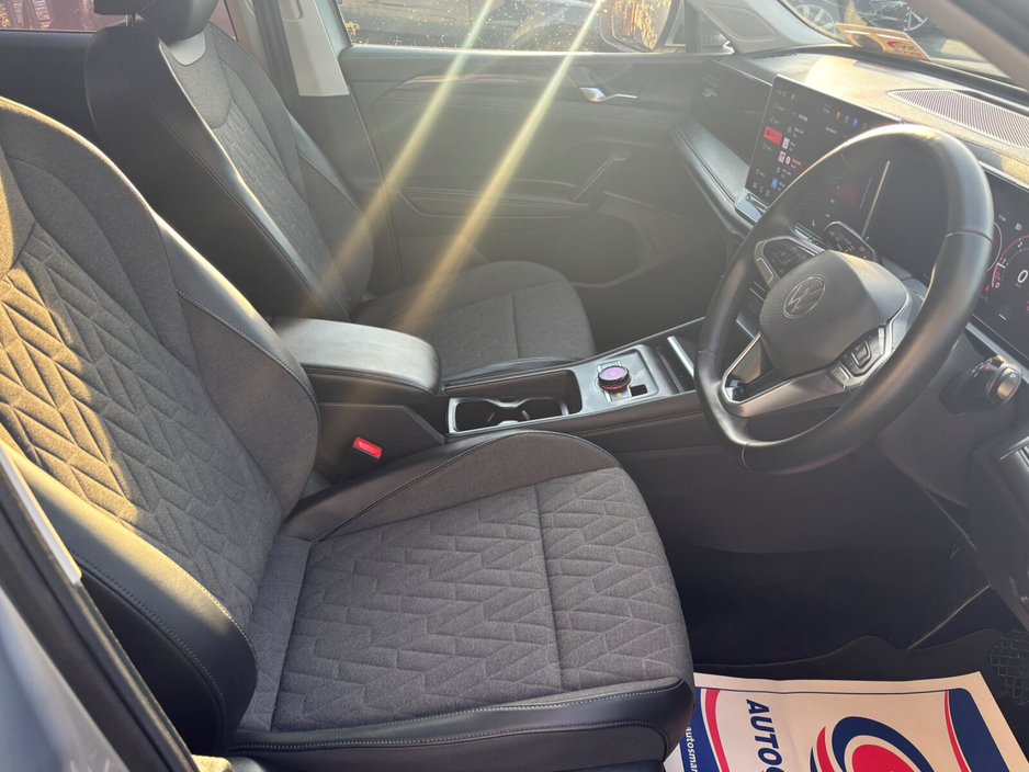 2024 Volkswagen Tiguan - image 10