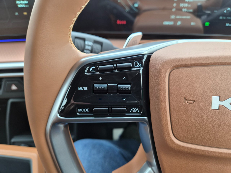 2026 KGM TORRES EVX - image 30