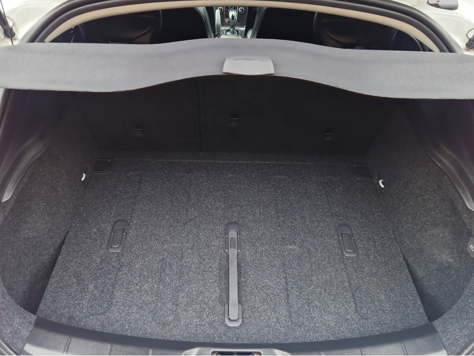 2015 Volvo V40 2015 T4 1.6 AUTOMATIC €12,495