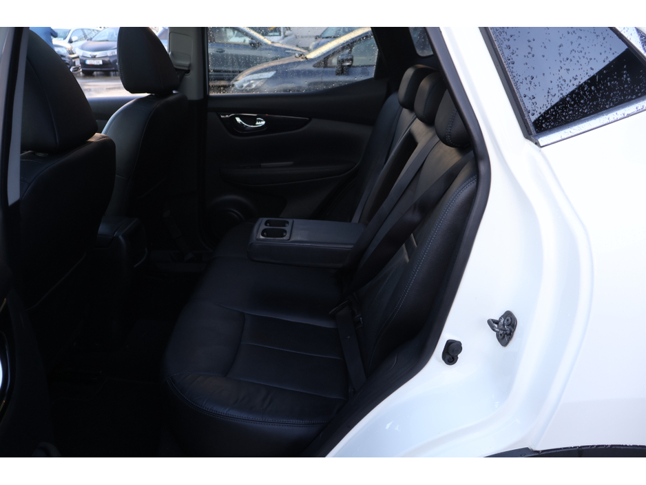 2017 Nissan Qashqai SV PREMIUM  Low Mileage Huge Spec €15,495