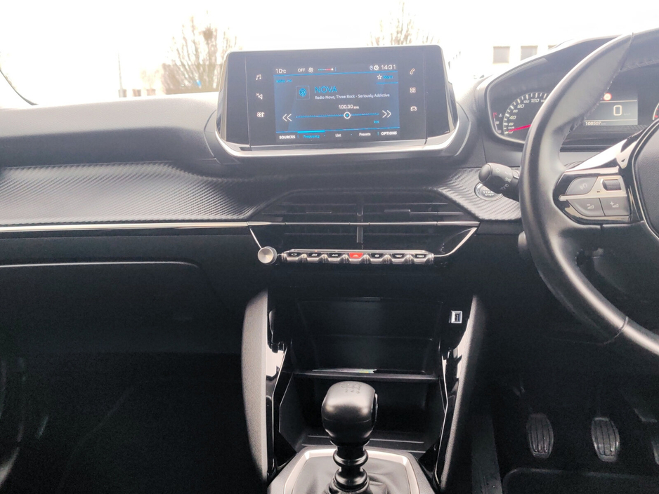 2020 Peugeot 2008 - image 14