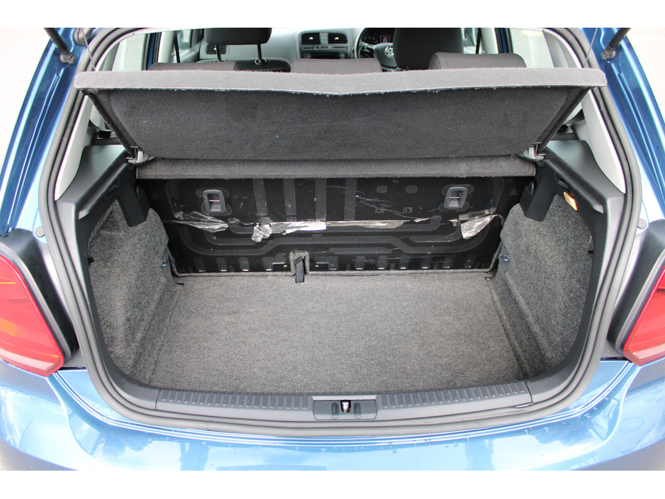 2016 Volkswagen Polo - image 12