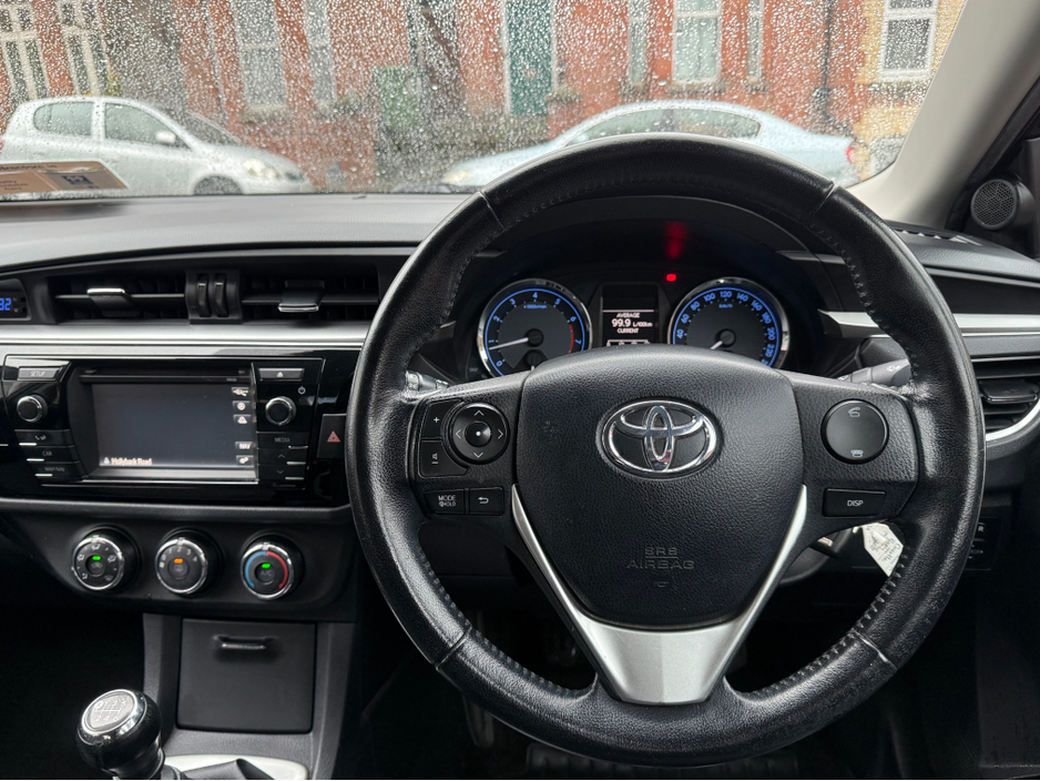 2016 Toyota Corolla - image 13