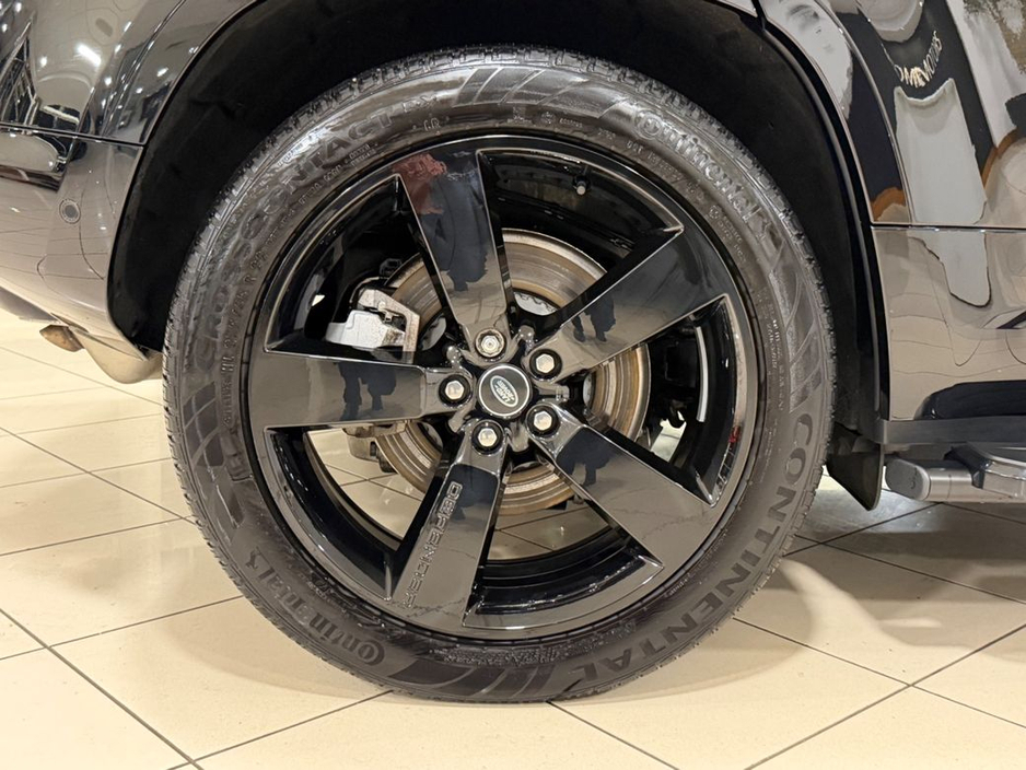 2025 Land Rover Defender X-DYNAMIC SE=HUGE SPEC//LIGHT INTERIOR//AS NEW=2 YEAR WARRANTY=TAILORED FINANCE PACKAGES AVAILABLE=TRADE IN'S WELCOME €104,995