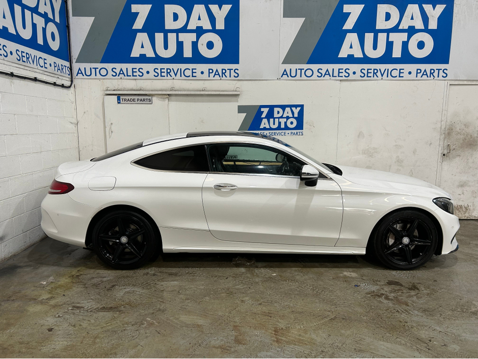 2016 Mercedes-Benz C Class - image 3