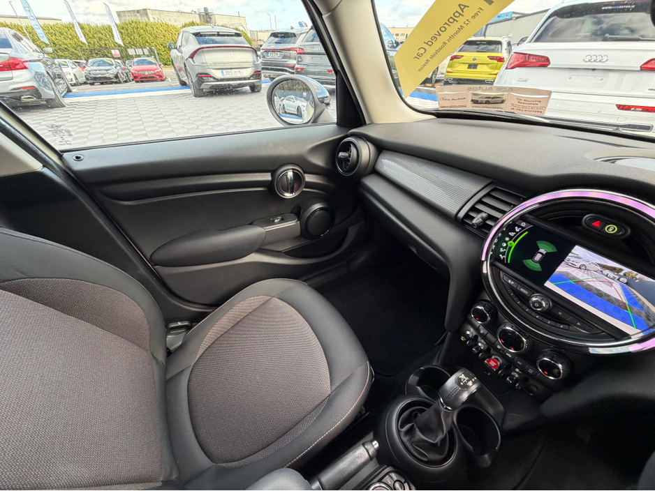 2019 MINI Hatch - image 30