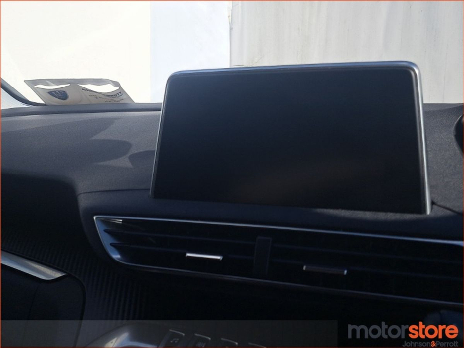 2020 Peugeot 3008 - image 15