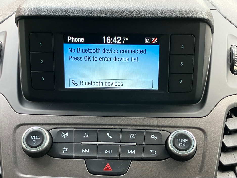 2020 Ford Transit Connect - image 11