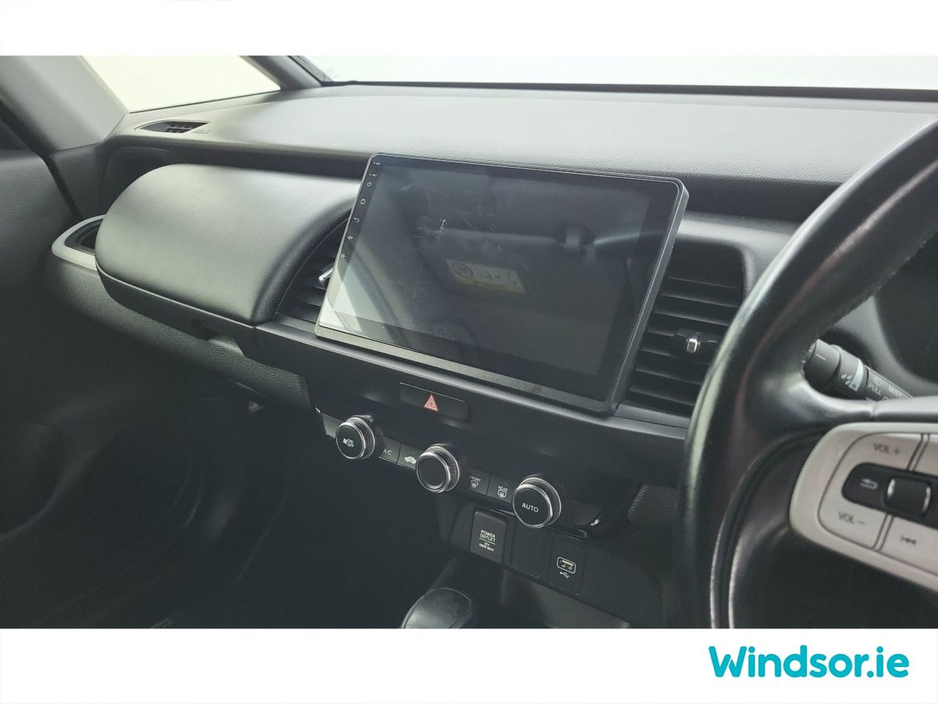 2020 Honda Fit - image 13