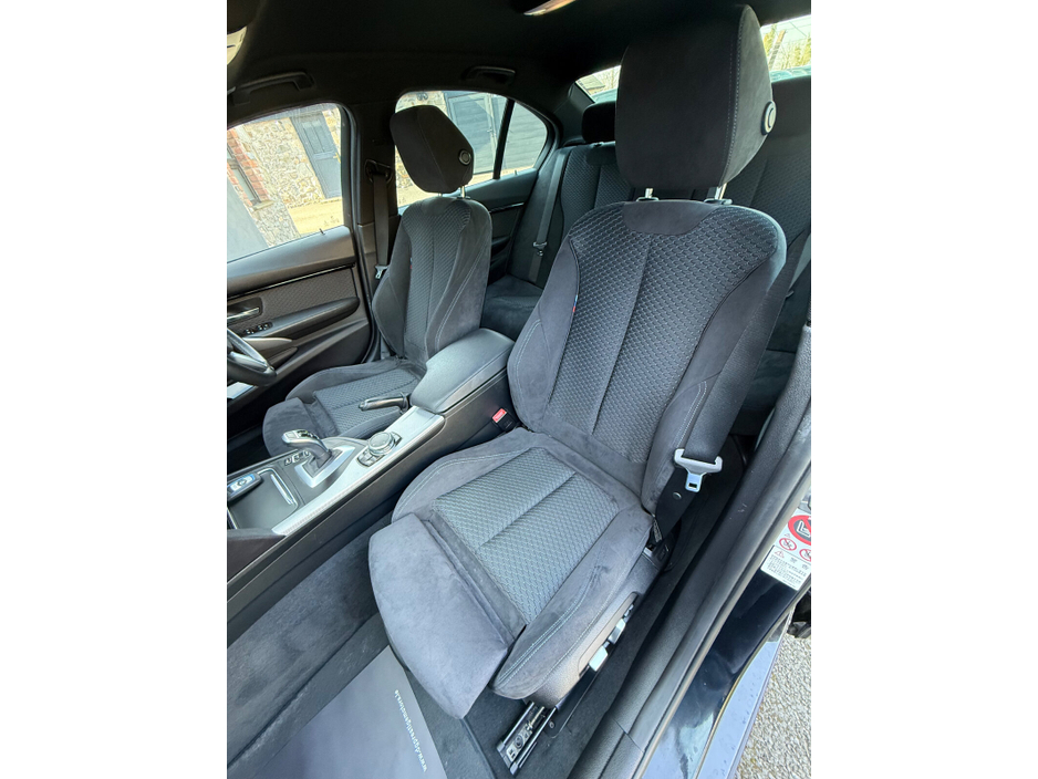 2016 BMW 3 Series - image 15