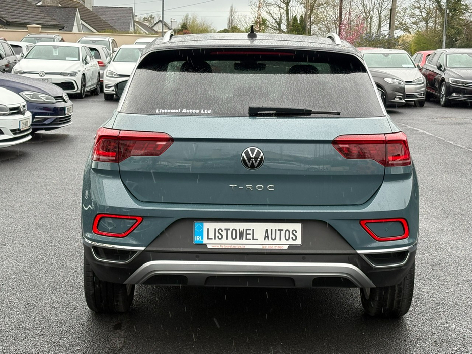 2024 Volkswagen T-Roc - image 7