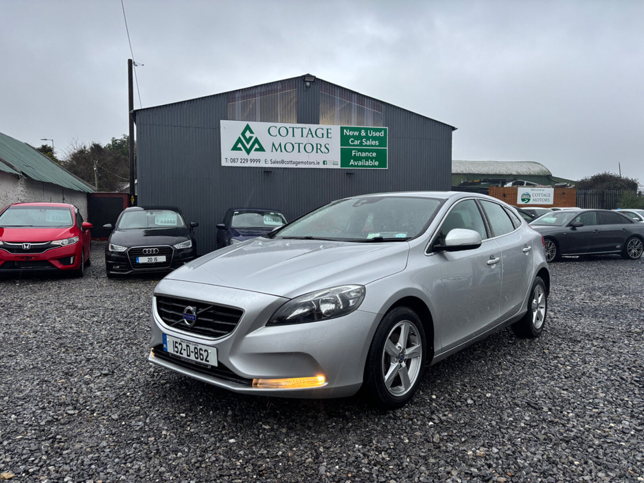2015 Volvo V40 1.6 D2 (115hp) SE Leather €8,950