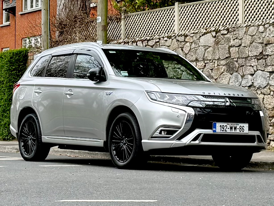 2019 Mitsubishi Outlander - image 12