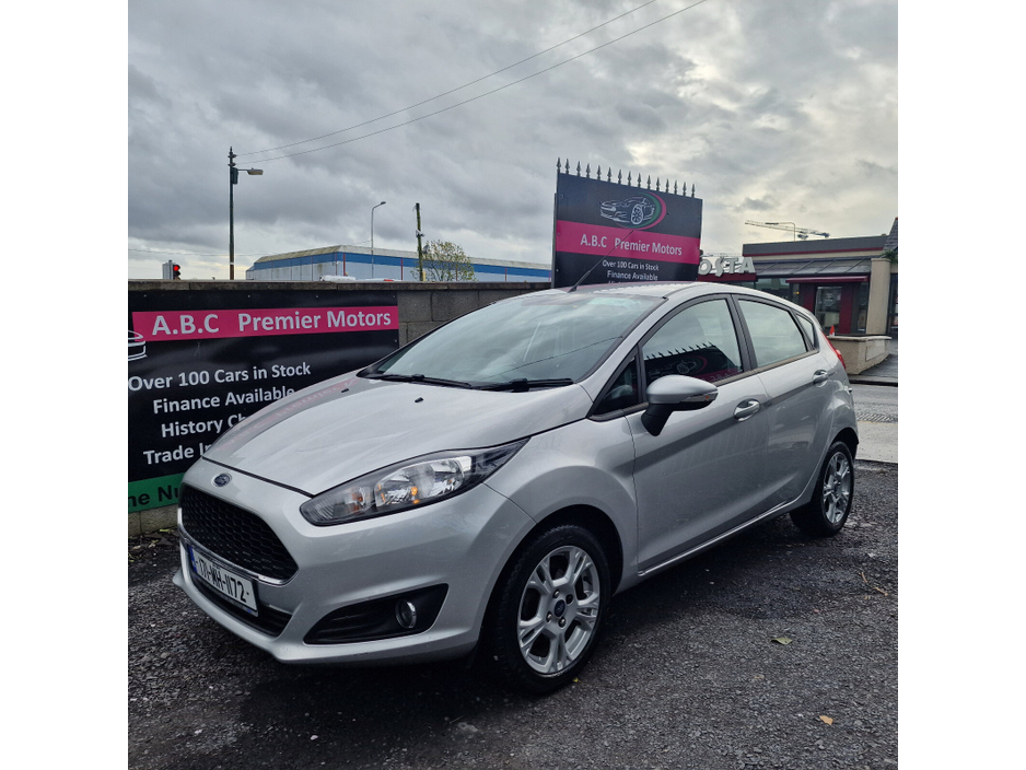 2017 Ford Fiesta - image 4