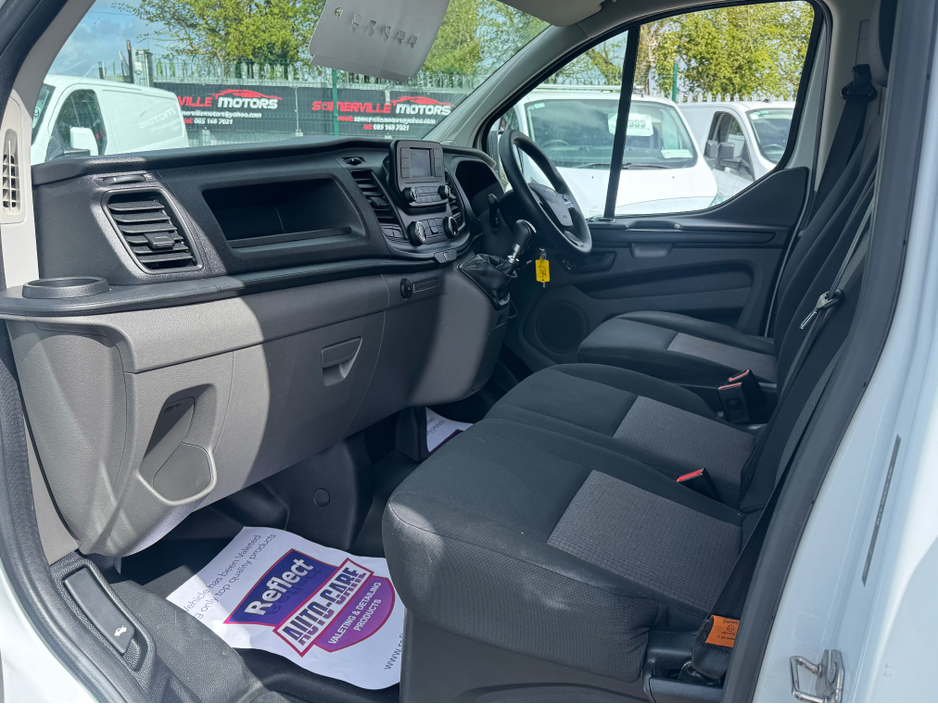 2022 Ford Transit Custom - image 7