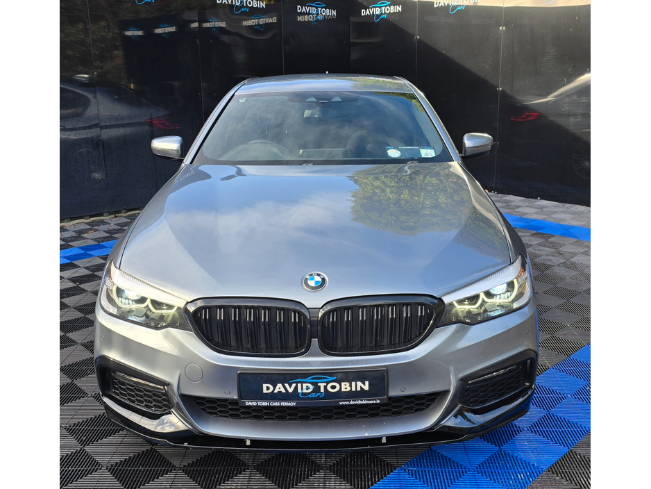 2017 BMW 5 Series - image 10