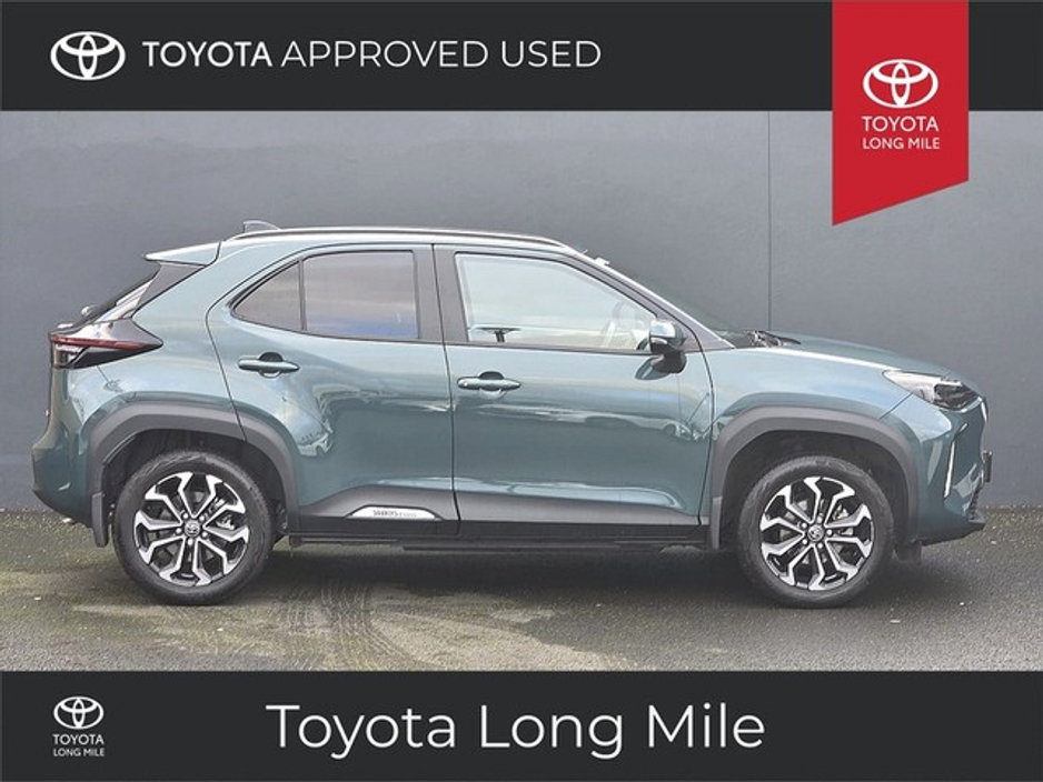 2025 Toyota Yaris Cross 1.5 Hybrid Luna Sport 5Dr €33,449