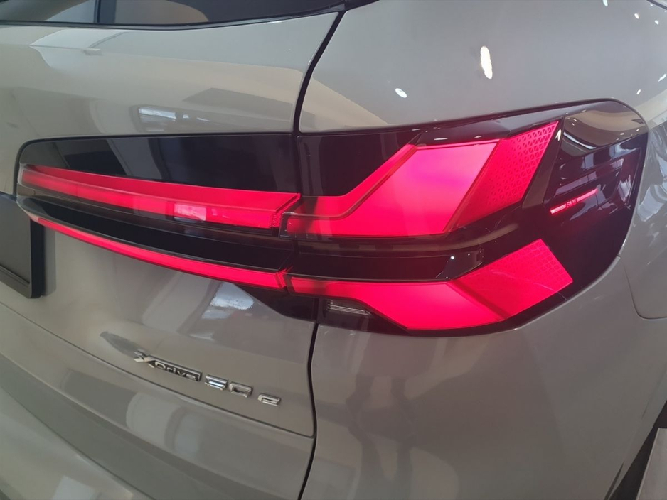 2026 BMW X5 - image 10