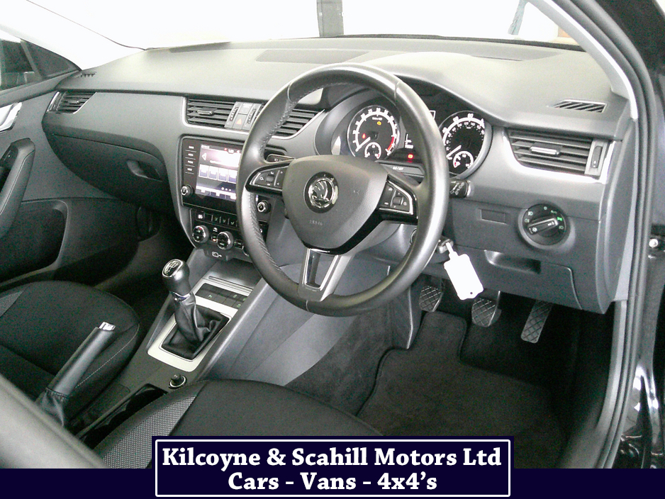 2020 Skoda Octavia - image 23