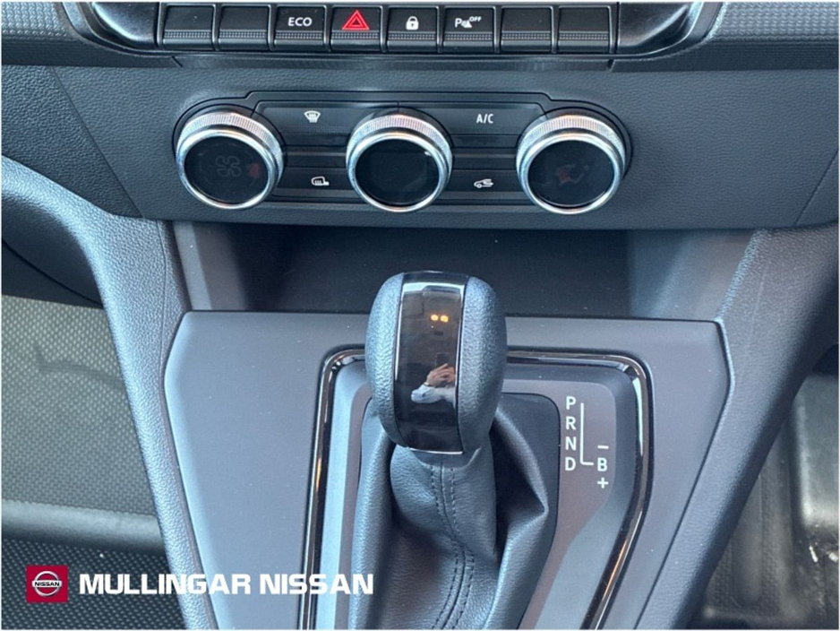 2025 Nissan Townstar - image 12