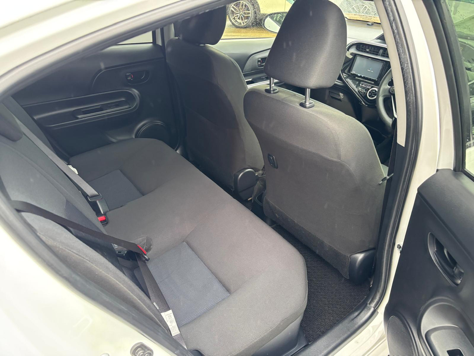 2017 Toyota Aqua - image 5