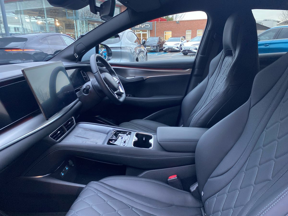 2025 BYD Sealion 7 - image 14