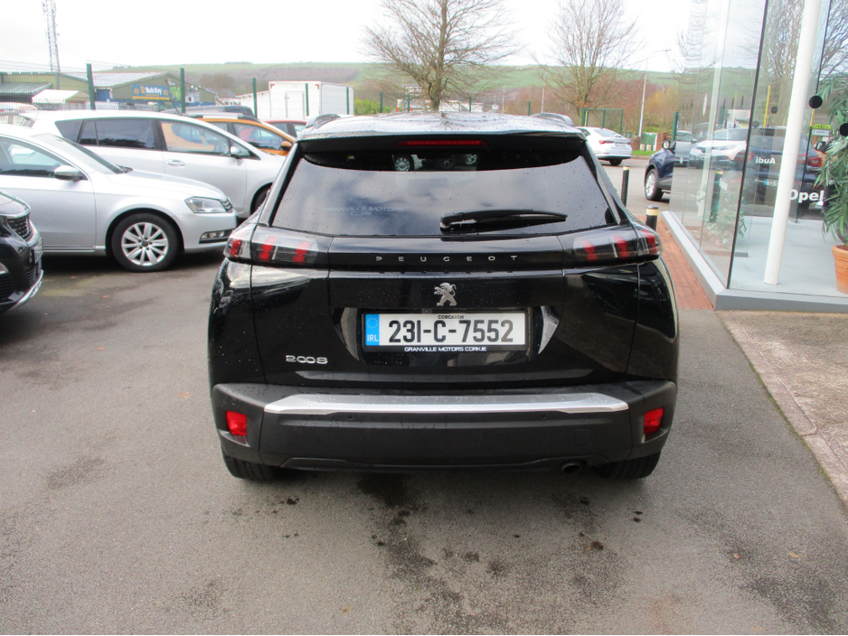 2023 Peugeot 2008 - image 6