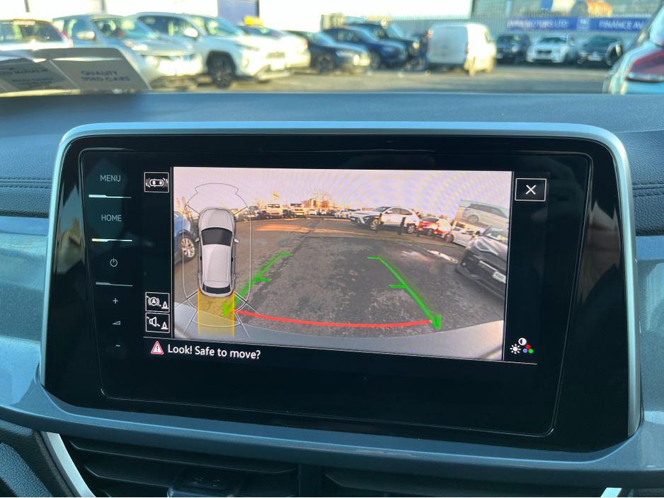 2023 Volkswagen T-Roc AUTOMATIC 2.0 DIESEL //MASSIVE SPEC//FULL LEATHER HEATED SEATS//PANORAMIC GLASS ROOF//LOW MILES// €31,950