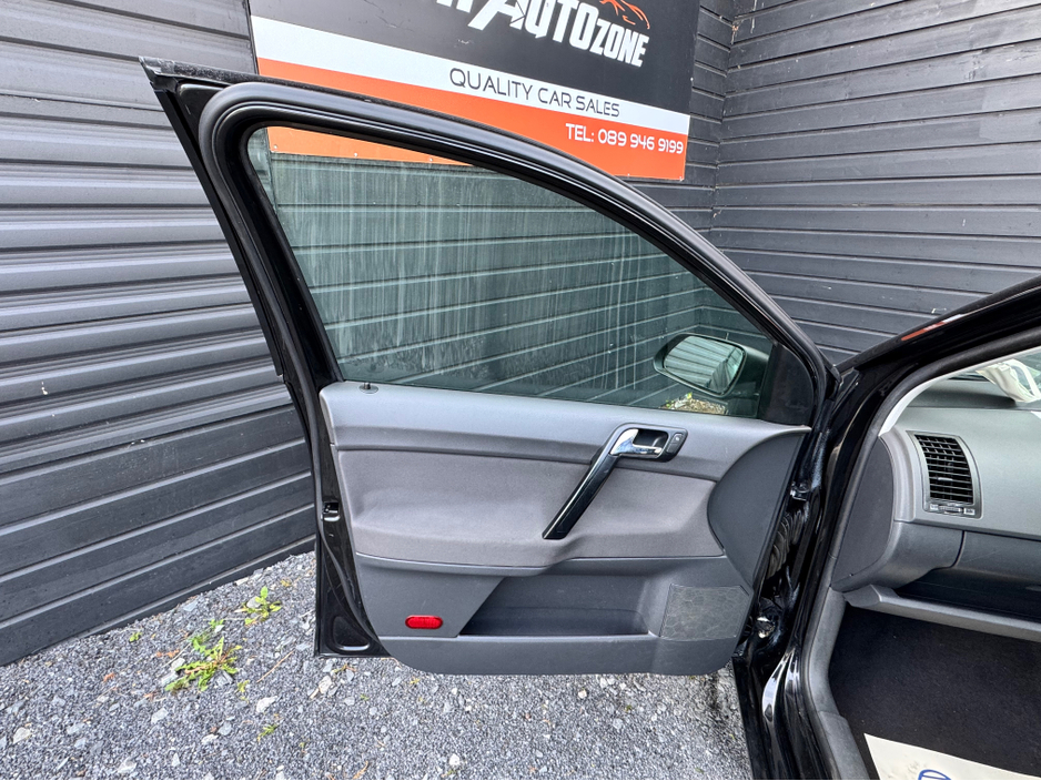 2006 Volkswagen Polo - image 14