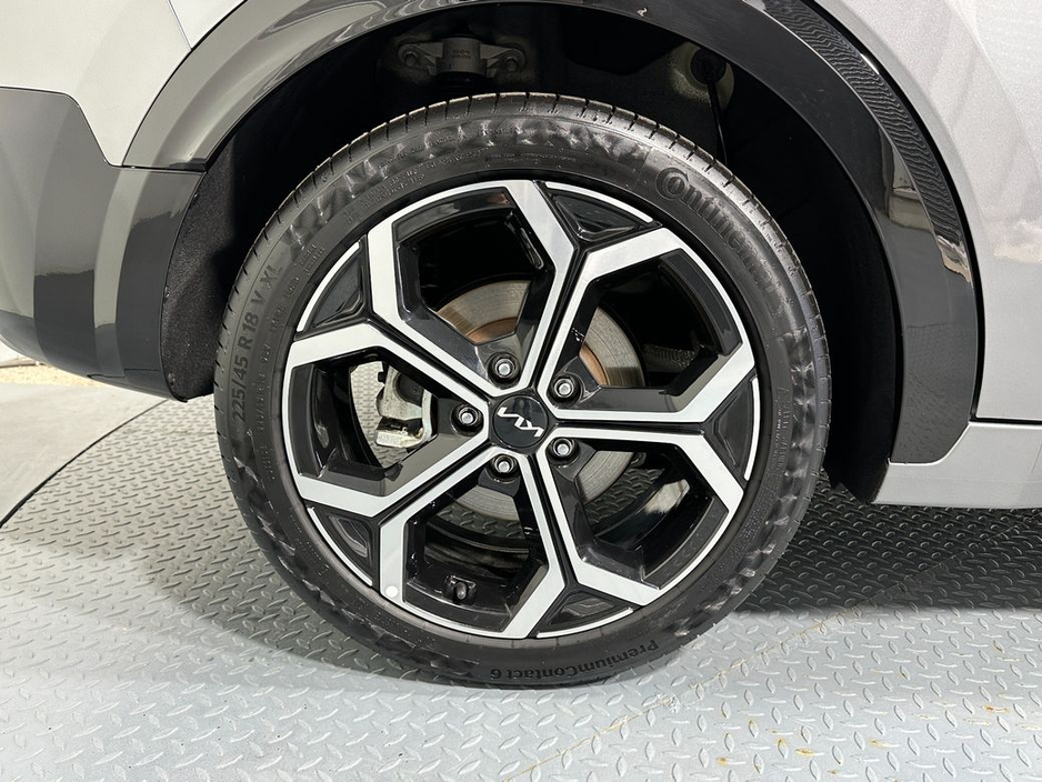 2025 Kia Niro - image 24