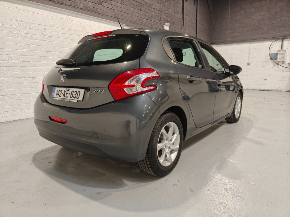 2014 Peugeot 208 - image 6