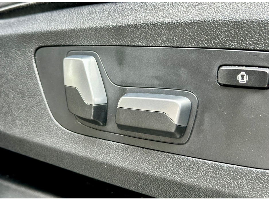 2022 BMW X5 - image 23