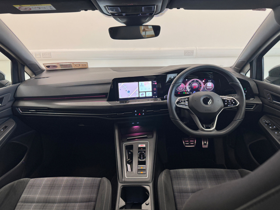 2021 Volkswagen Golf - image 18