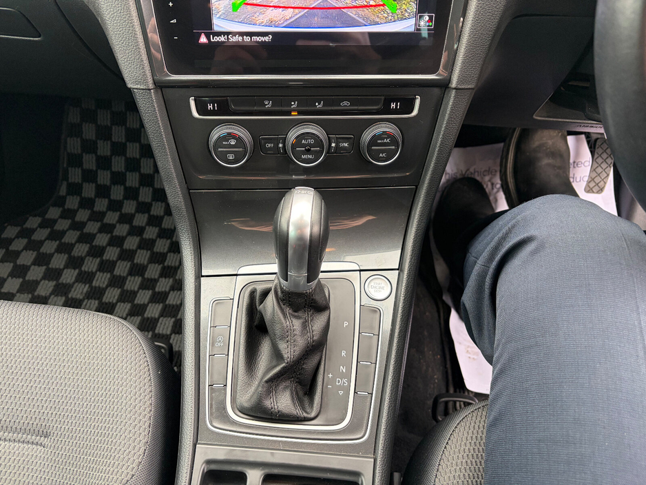 2018 Volkswagen Golf - image 6