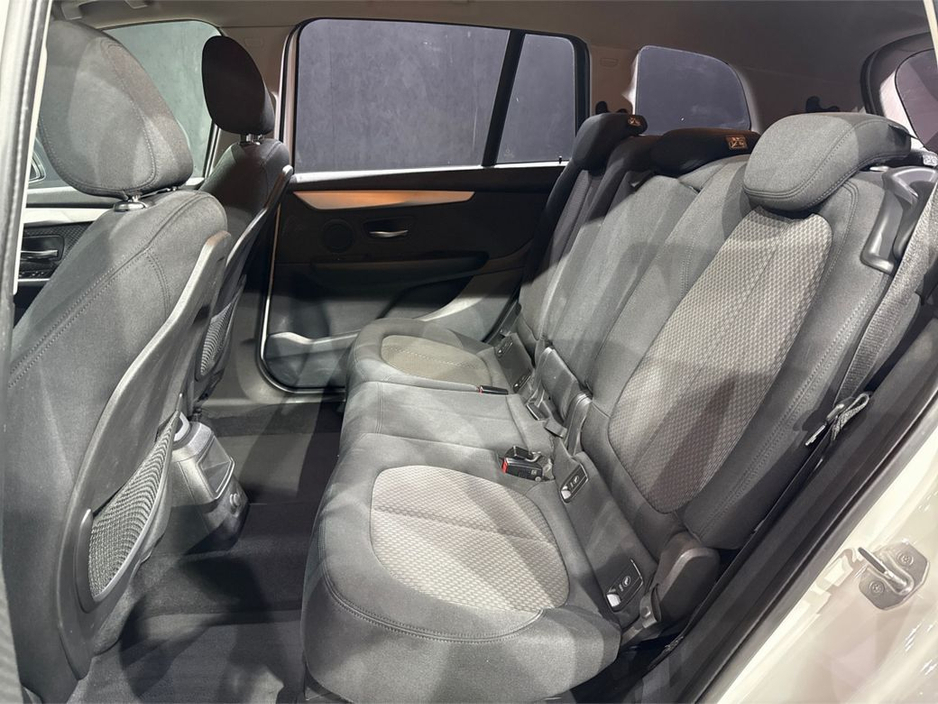 2016 BMW 2 Series - image 9