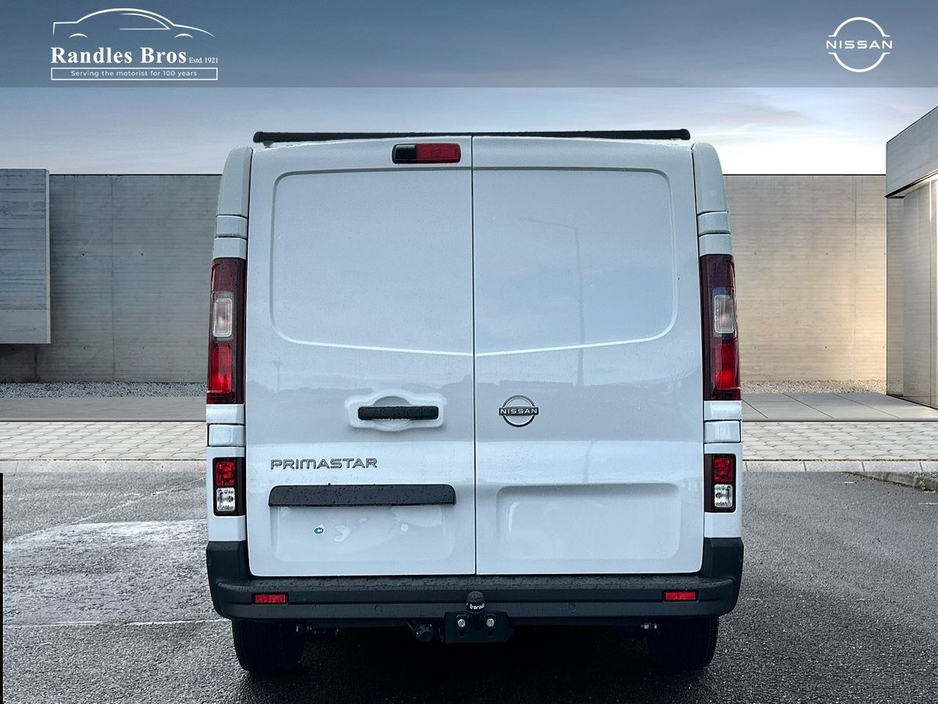 2025 Nissan Primastar - image 8